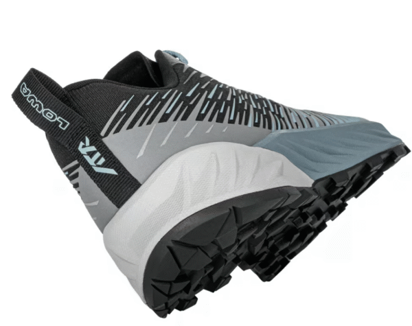 3F37300E-5179-471B-A61C-895416F55366