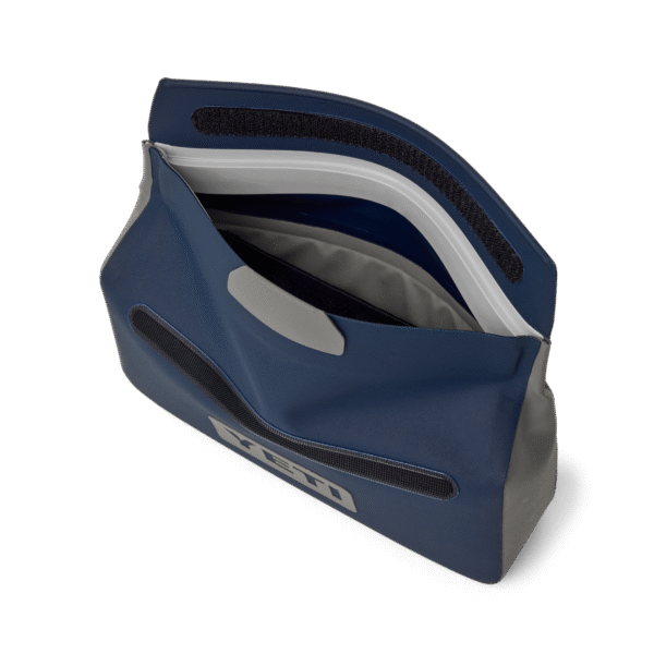 E9C8220C-0C13-4064-A0DA-18B73D07EAAA